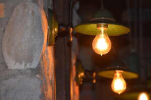Dar de alta luz en trastero o garaje
